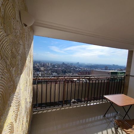 Flat With Balcony On Cascade Διαμέρισμα Γιερεβάν Εξωτερικό φωτογραφία