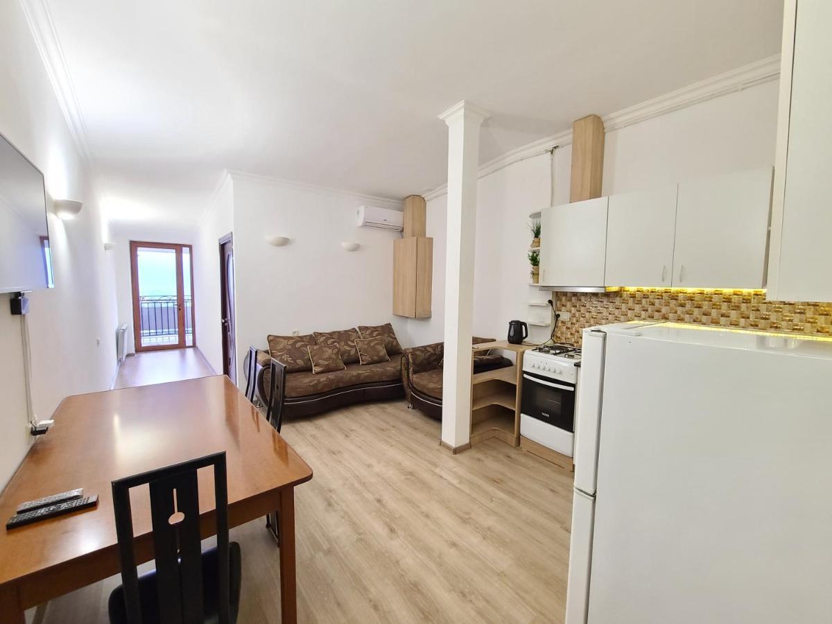 Flat With Balcony On Cascade Διαμέρισμα Γιερεβάν Εξωτερικό φωτογραφία