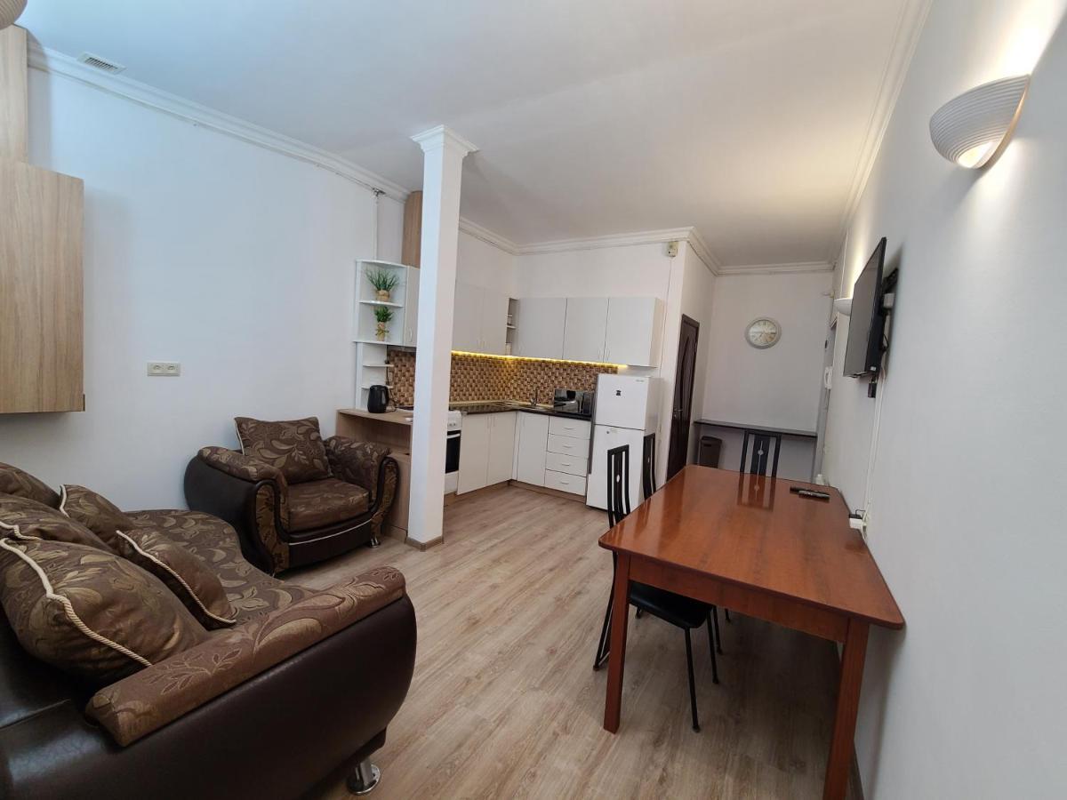 Flat With Balcony On Cascade Διαμέρισμα Γιερεβάν Εξωτερικό φωτογραφία
